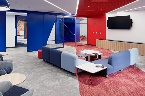 AU MGC COVER Common area with tv